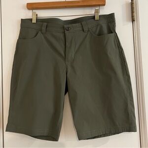 Eddie Bauer Women’s Olive Green Horizon Performance Bermuda Shorts